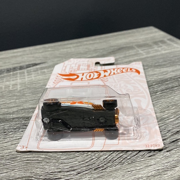 Hot Wheels | 52nd Anniversary #2/6: ‘32 Ford - 1:64 Scale Die Cast - Picture 4 of 10